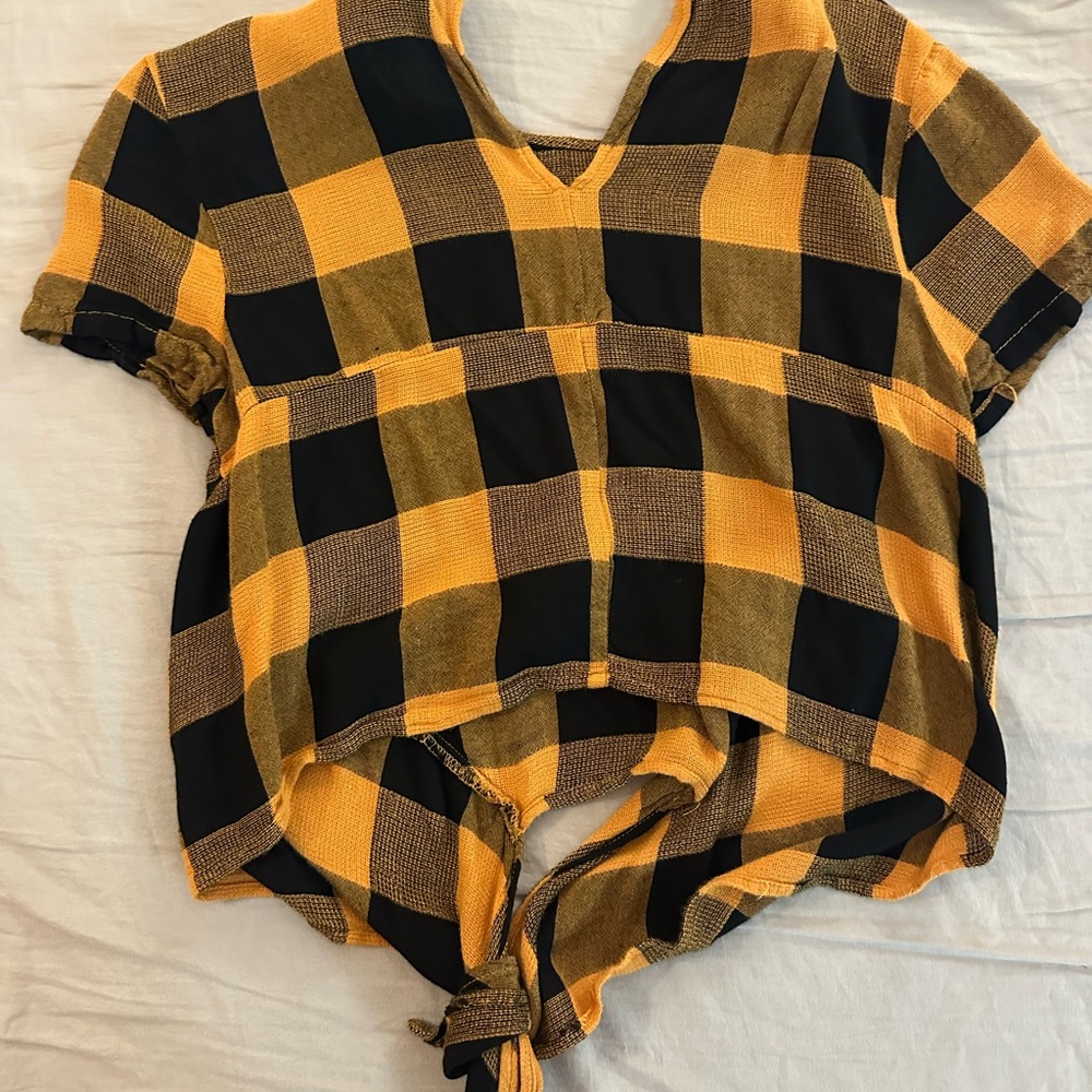 Forever 21 Black and Yellow Plaid Crop Top